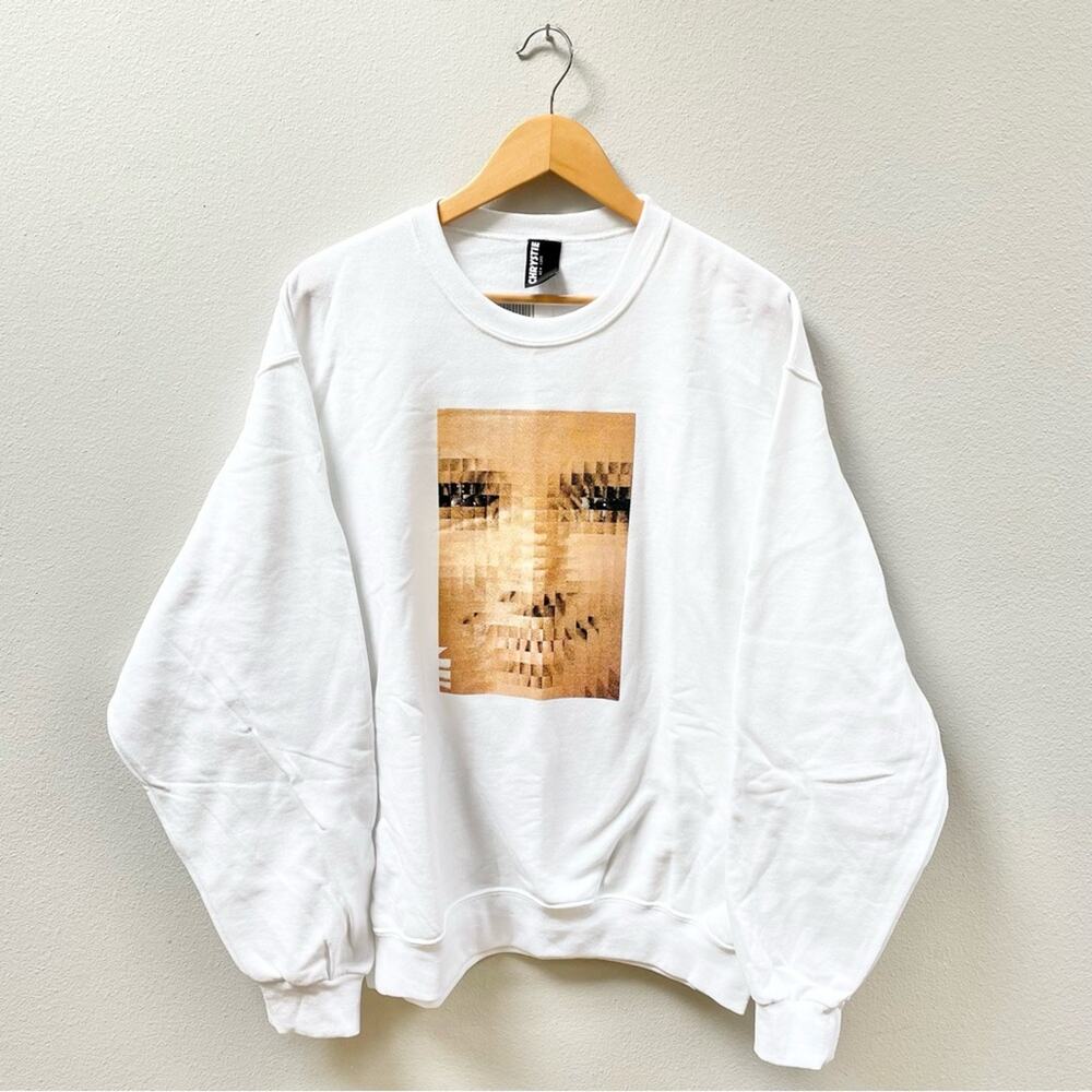 Chrystie NYC Pixel Kim Kardashian Graphic White Crew Sweatshirt Men's Large $108